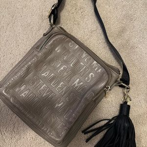 Steve Madden beige crossbody purse